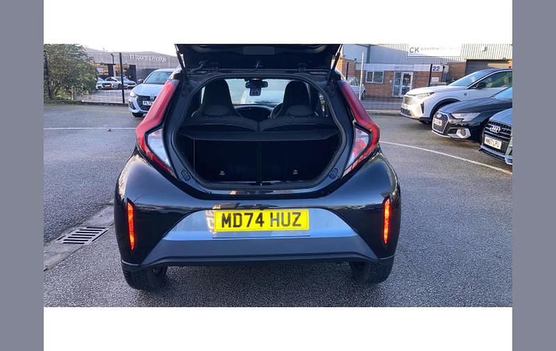 Used Toyota Aygo X 71 HP (52 kW) 2025 Grey SUV