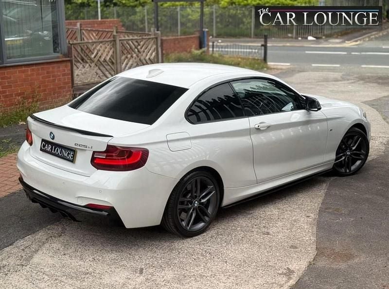 White Used 2015 BMW 225 M Sport Coupe | £9,750 (A bit pricey) - Image 1/4