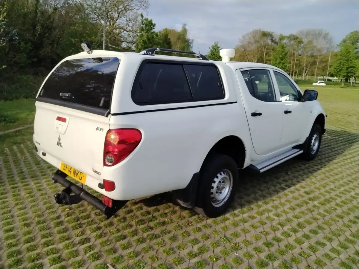 Usado Mitsubishi L200 134 HP (98 kW) 2014 Branco Pickup