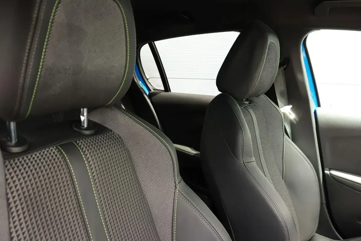 Used Peugeot e-208 GTi 100 kW (136 HP) 2022 Blue Hatchback