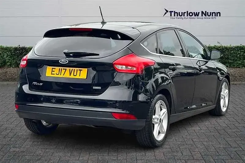 Used Ford Focus Zetec 125 HP (91 kW) 2017 Black Hatchback