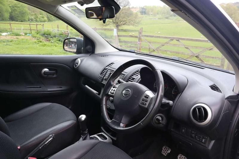 Używany Nissan Note Tekna 90 KM (66 kW) 2010 Niebieski Hatchback
