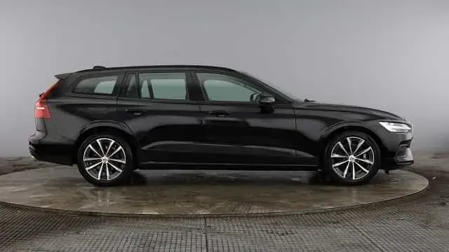 Used Volvo V60 Momentum 161 HP (118 kW) 2022 Estate