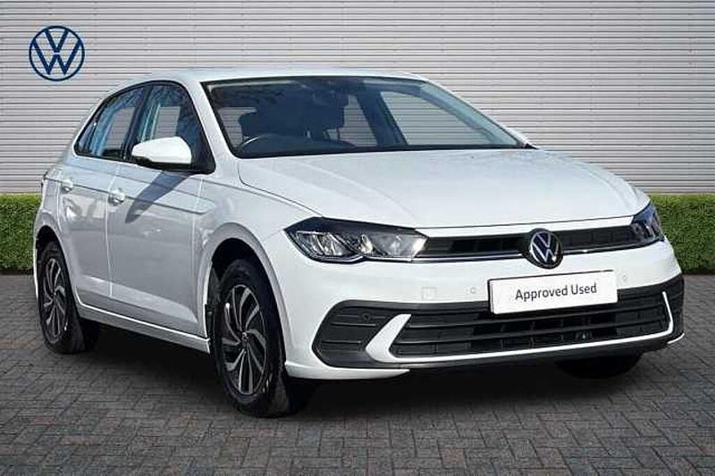 Used VW Polo Life 95 HP (69 kW) 2023 Pure white Hatchback