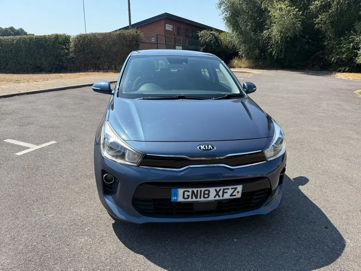 Used Kia Rio 99 HP (72 kW) 2018 Blue Hatchback