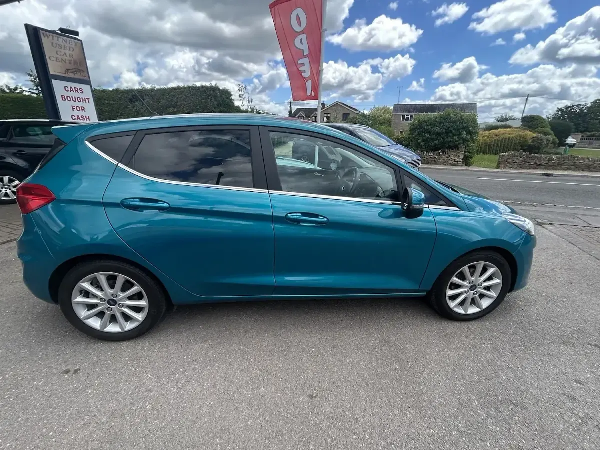 Used Ford Fiesta Titanium 125 HP (91 kW) 2018 Blue Hatchback