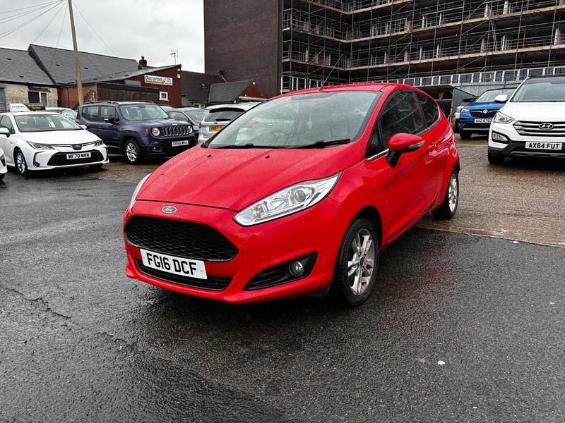 Used Ford Fiesta Zetec 2016 Red Hatchback