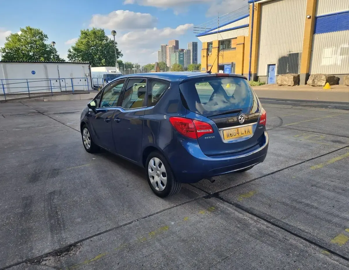 Used Vauxhall Meriva 120 HP (88 kW) 2015 Blue MPV