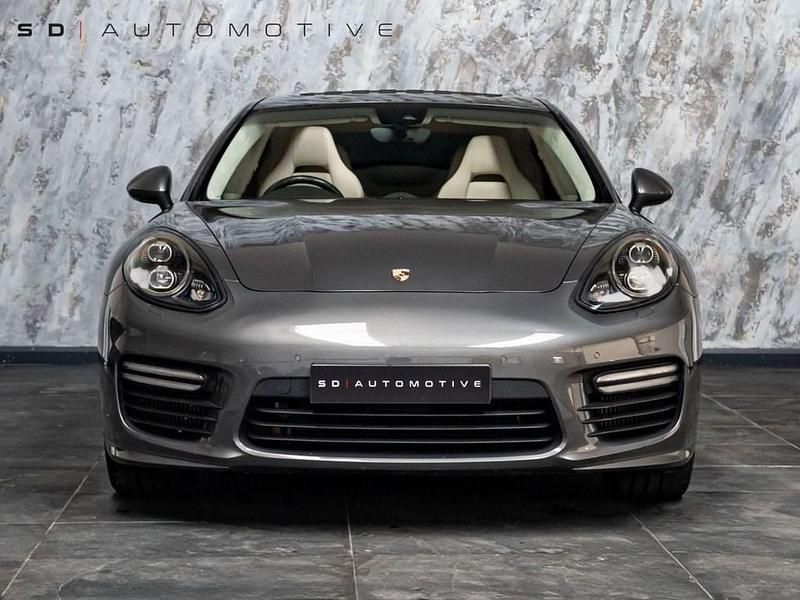 Used Porsche Panamera 520 HP (382 kW) 2015 Grey Hatchback