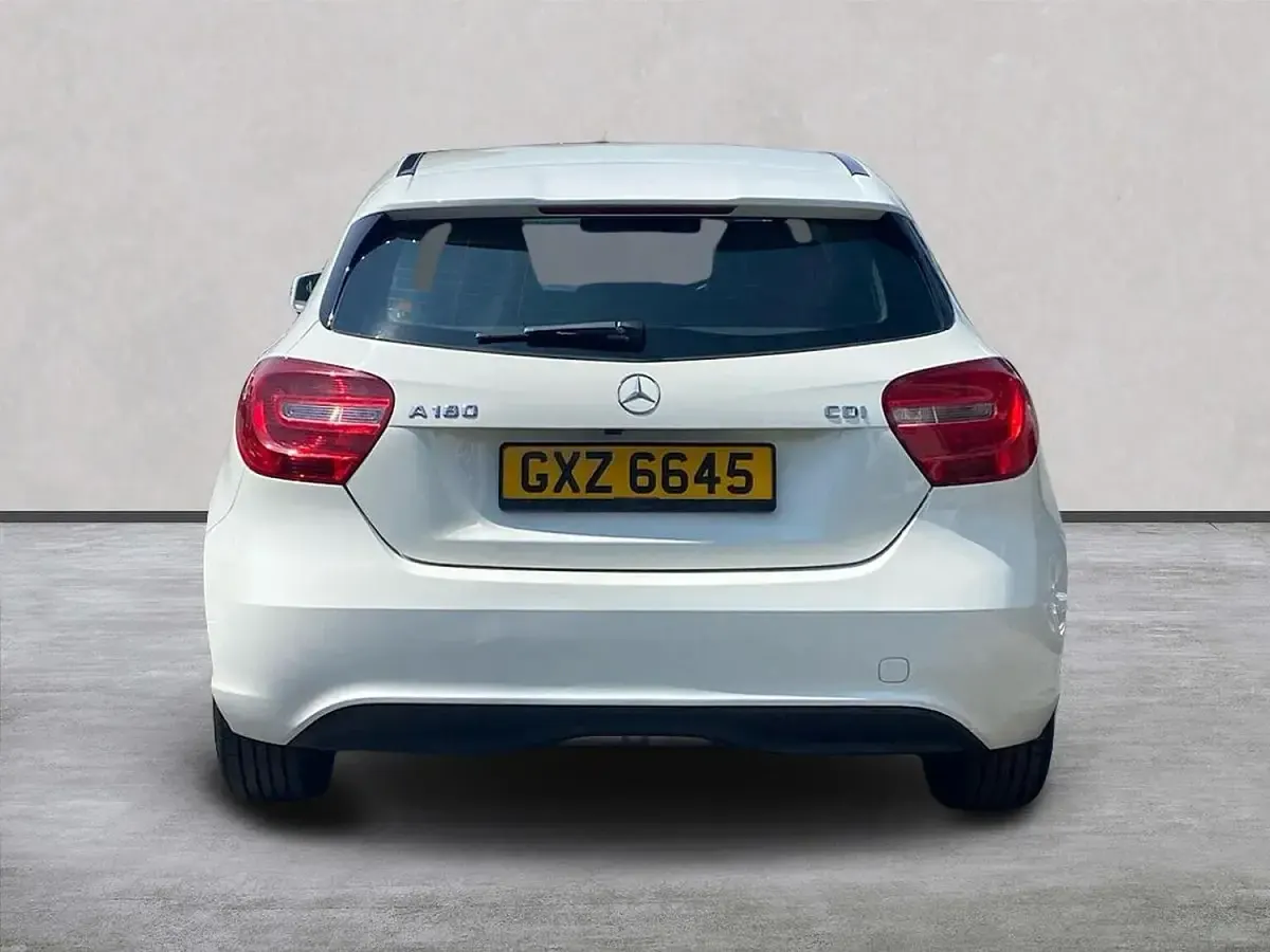 Used Mercedes A180 SE 2014 White Hatchback