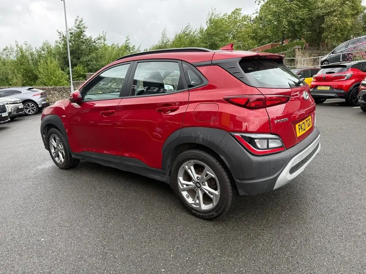 Used Hyundai Kona SE 120 HP (88 kW) 2021 Red SUV