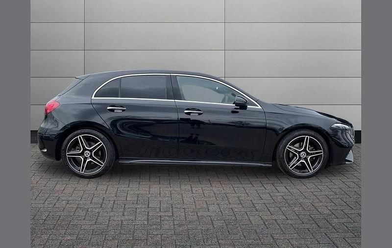 Usado Mercedes A200 Executive 161 CV (118 kW) 2024 Negro Utilitario