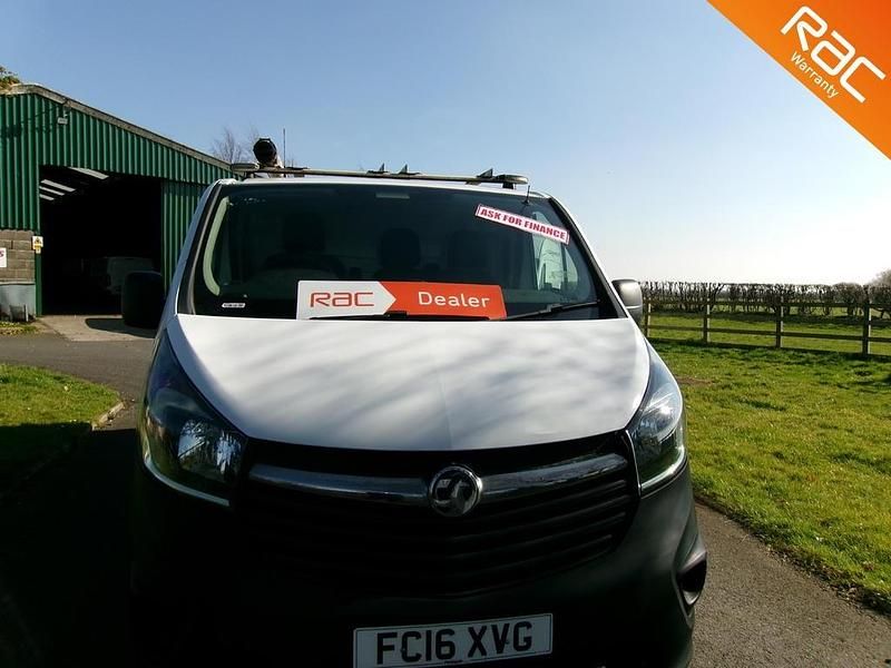 White Used 2016 Vauxhall Vivaro S Van | £7,495 (Good price) - Image 1/4