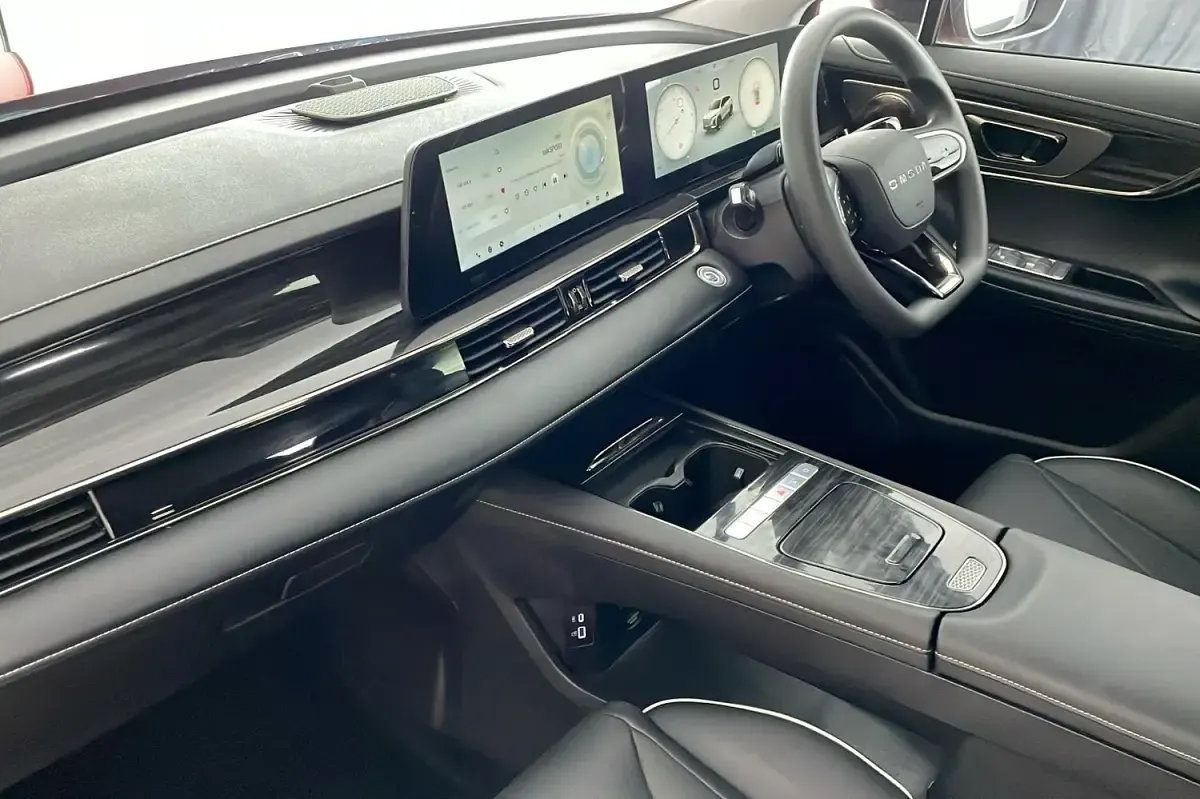 Used Omoda 5 147 HP (108 kW) 2026 Red SUV