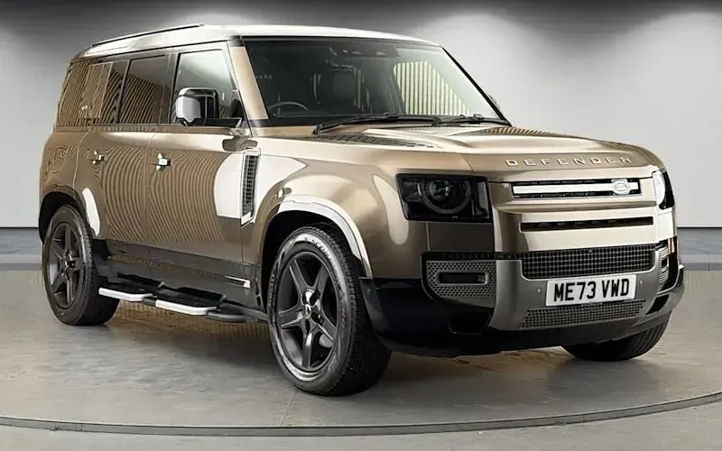 Gebraucht Land Rover Defender SE Dynamic 250 PS (183 kW) 2024 SUV