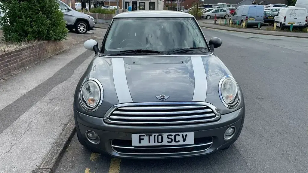 Used Mini Cooper D Hatch 110 HP (80 kW) 2010 Silver Hatchback