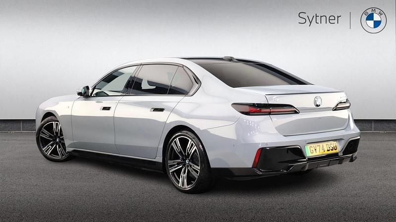 Usado BMW i7 M Sport 330 kW (449 CV) 2025 Gris Berlina