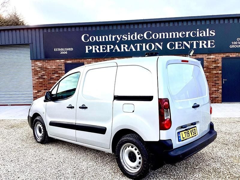 Used Peugeot Partner 100 HP (73 kW) 2019 Silver MPV