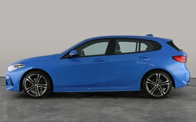 Used BMW 116 M Sport 116 HP (85 kW) 2022 Blue Hatchback