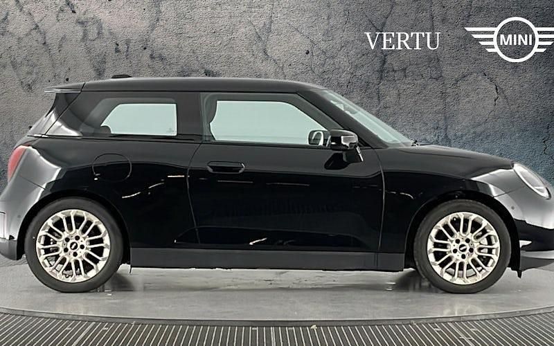 Used Mini Cooper Exclusive 135 kW (184 HP) 2026 Hatchback