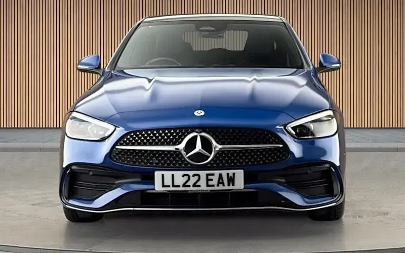 Used Mercedes C300 AMG Line Premium Plus 258 HP (189 kW) 2025 Sedan