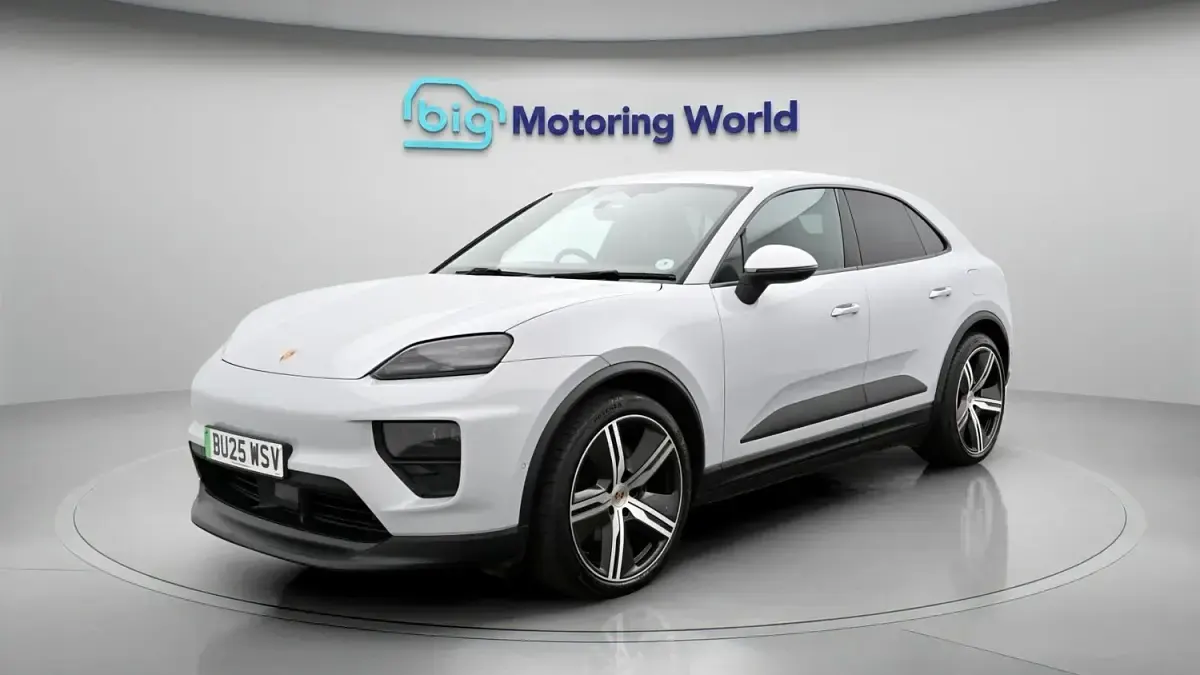 Used Porsche Macan Performance Package 330 kW (449 HP) 2025 Grey SUV