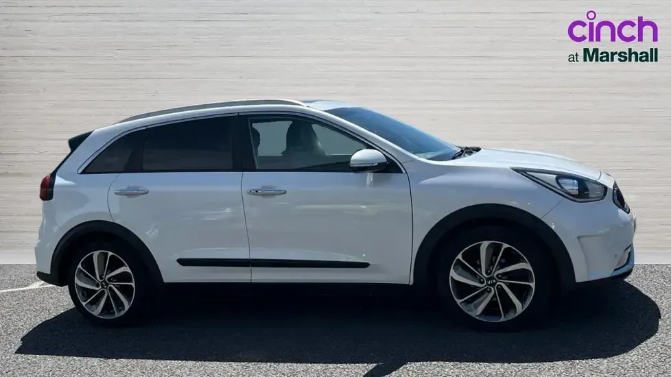 Used Kia Niro First Edition 139 HP (102 kW) 2018 White SUV