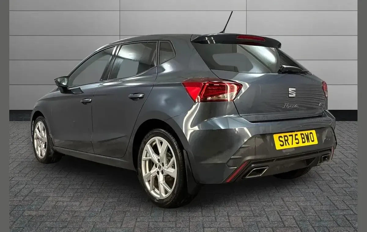 Novo Seat Ibiza FR First Edition 115 HP (84 kW) 2026 Cinzento Citadino
