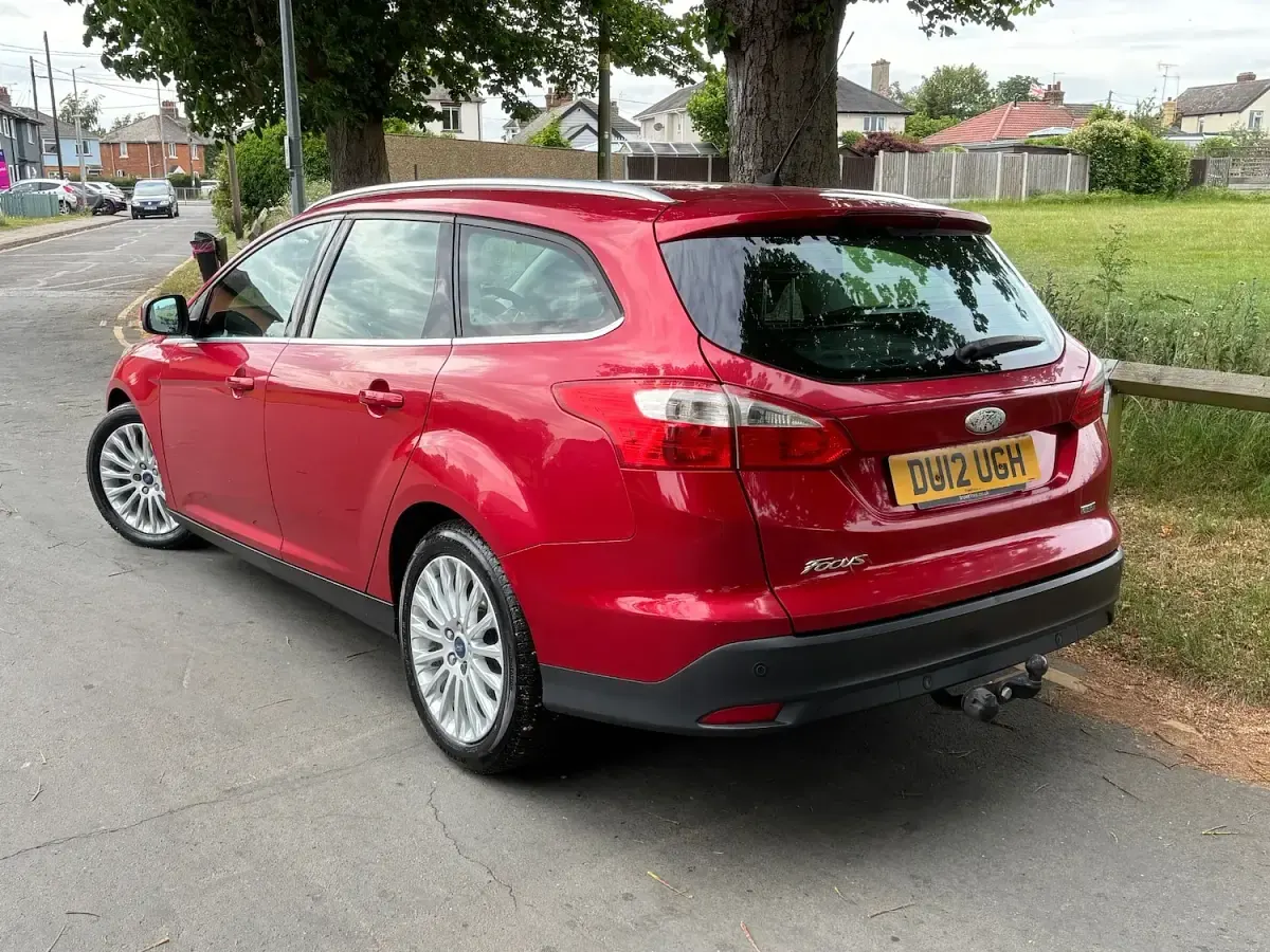 Used Ford Focus Titanium X 115 HP (84 kW) 2012 Red Estate