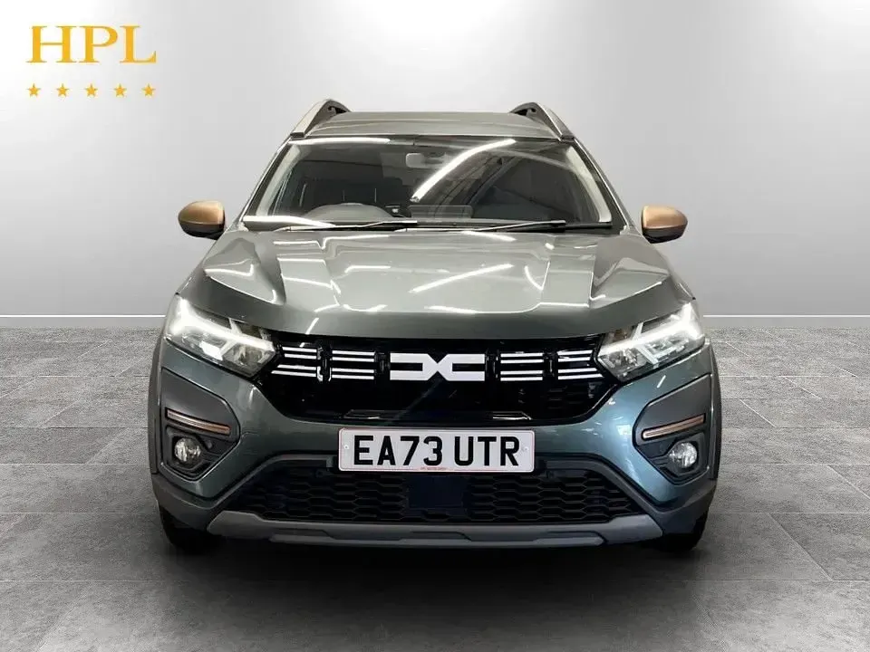 Used Dacia Jogger Extreme 110 HP (80 kW) 2023 Green MPV