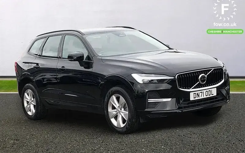Used Volvo XC60 Momentum 250 HP (183 kW) 2021 SUV