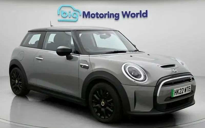 Used Mini Cooper Level 1 135 kW (184 HP) 2022 Hatchback