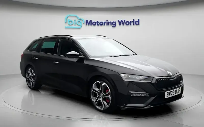 Used Skoda Octavia vRS 200 HP (147 kW) 2023 Black Estate