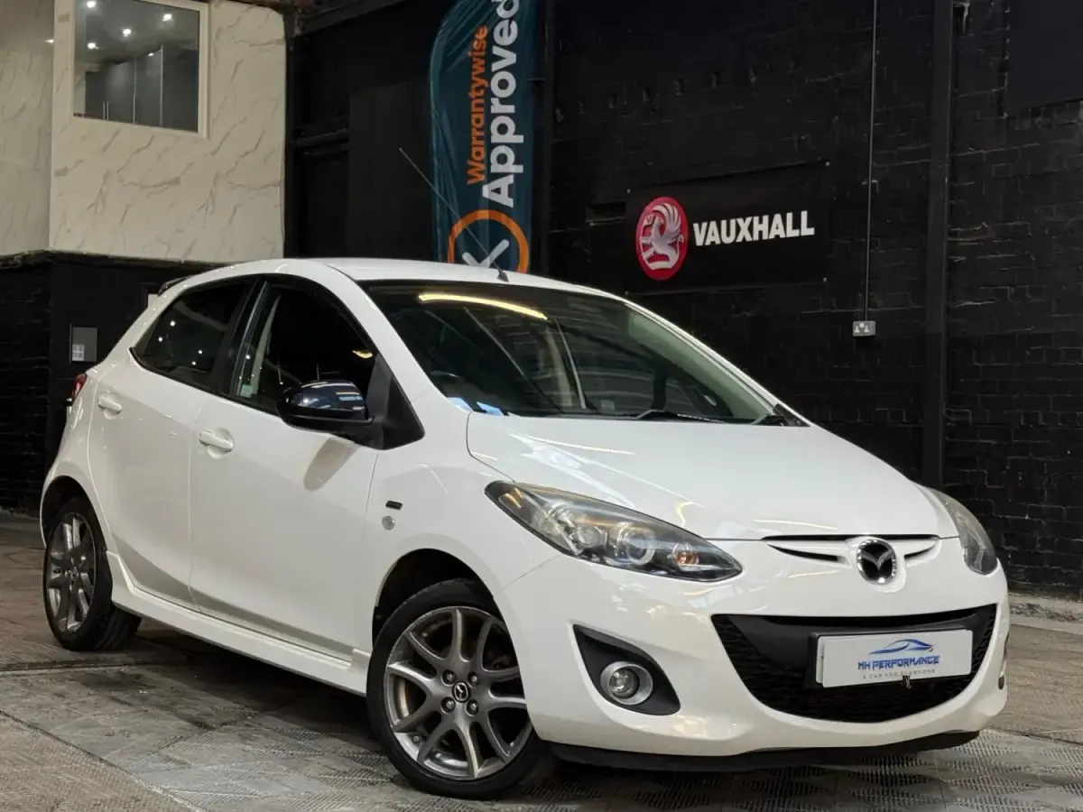 Używany Mazda 2 Edition 2014 Biały Hatchback