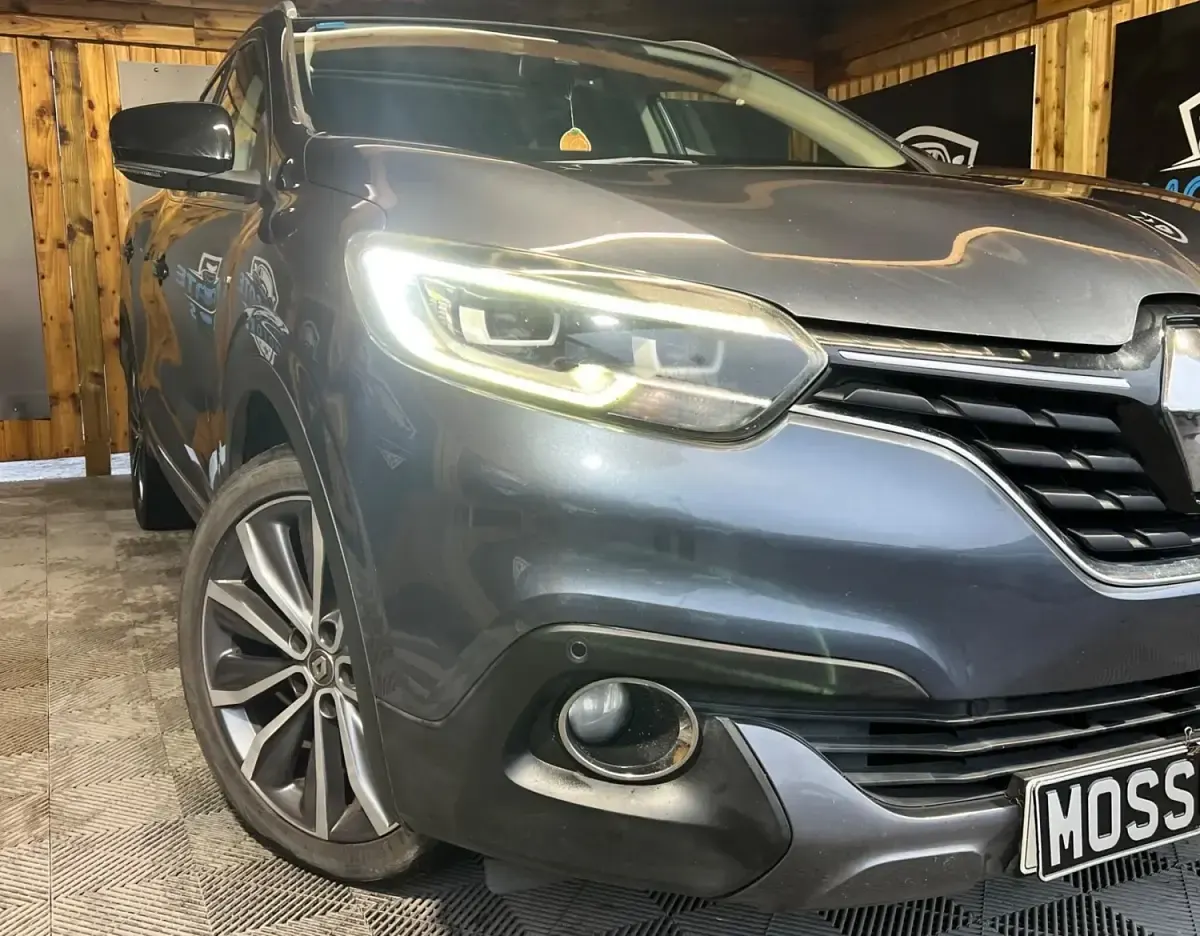 Usado Renault Kadjar Signature 110 HP (80 kW) 2015 Cinzento SUV