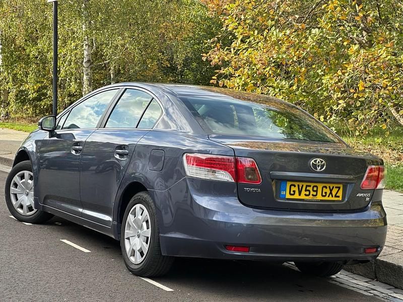 Used Toyota Avensis T2 146 HP (107 kW) 2009 Blue Sedan