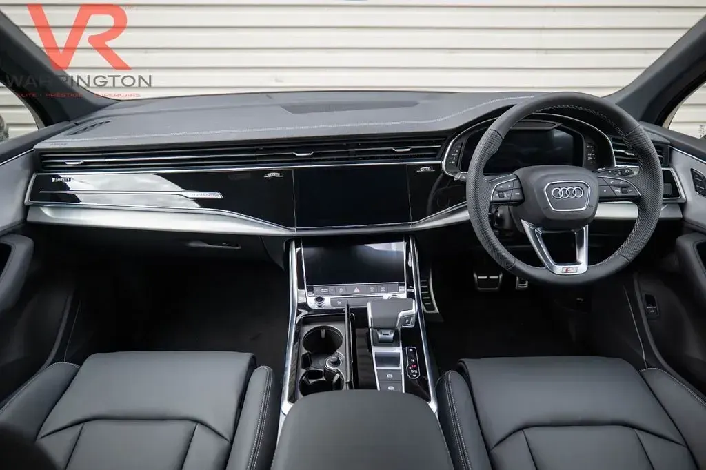 New Audi Q7 S-Line 286 HP (210 kW) 2026 Grey SUV