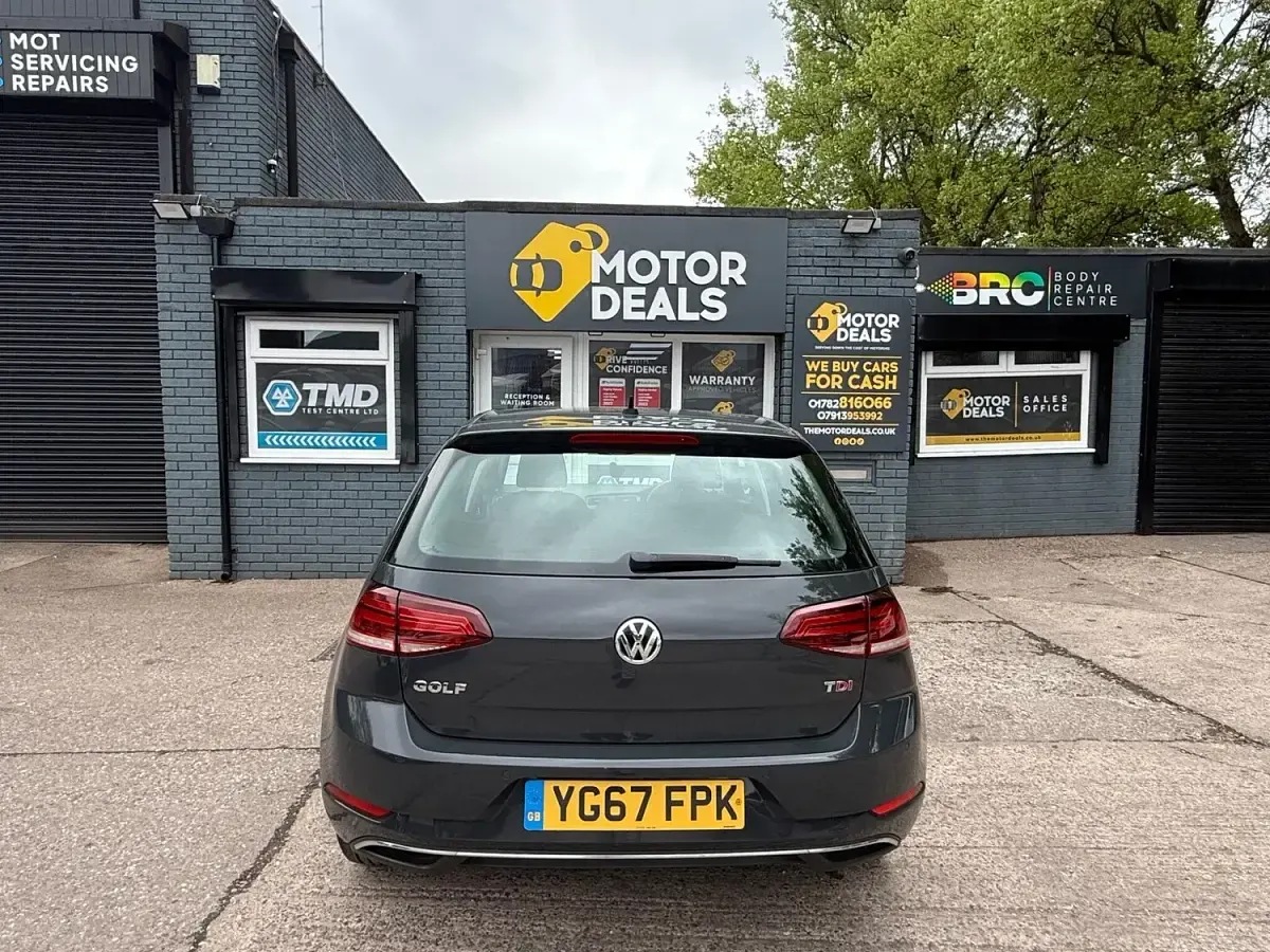 Used VW Golf VII SE 115 HP (84 kW) 2017 Grey Hatchback