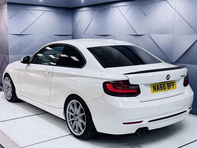 Used BMW 220 Sport Line 184 HP (135 kW) 2016 White Coupe