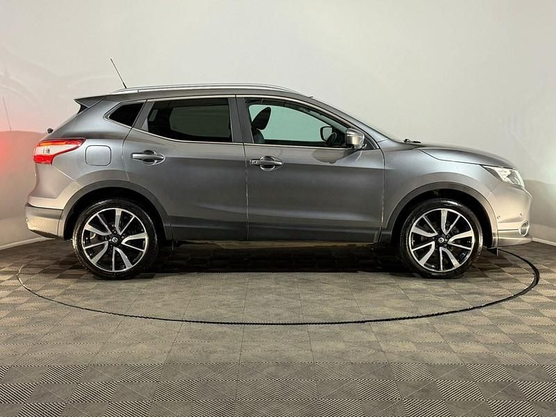 Used Nissan Qashqai Tekna 110 HP (80 kW) 2016 Grey SUV