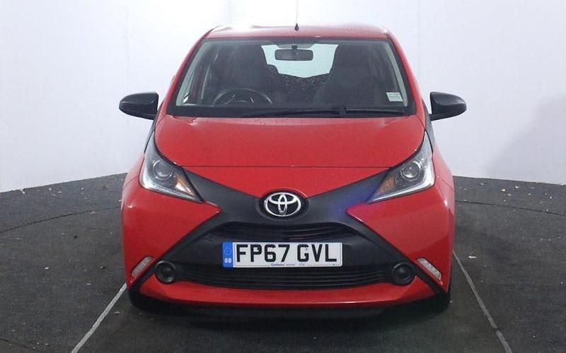 Used Toyota Aygo 69 HP (50 kW) 2017 Red Hatchback