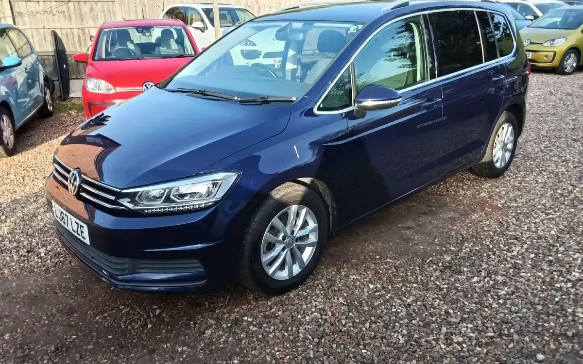 Used VW Touran SEL 150 HP (110 kW) 2017 Blue MPV