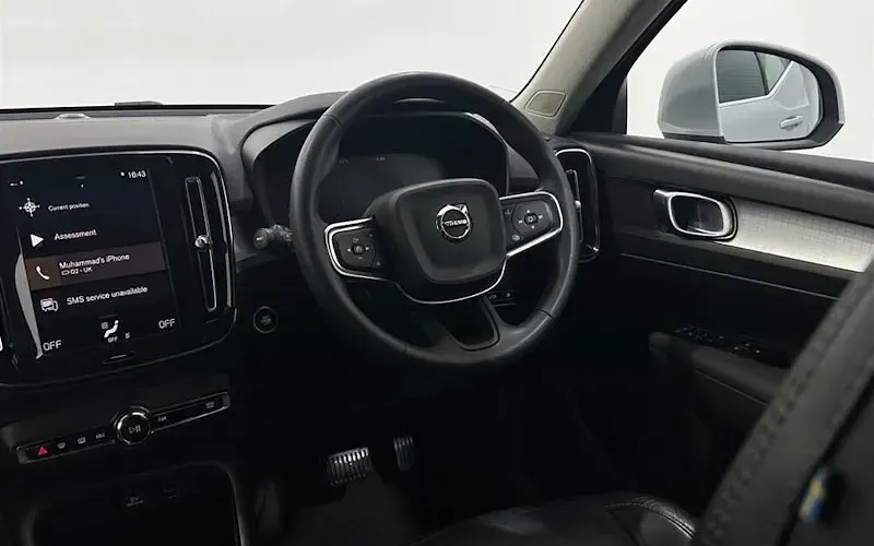 Used Volvo XC40 Inscription 211 HP (155 kW) 2021 Silver SUV