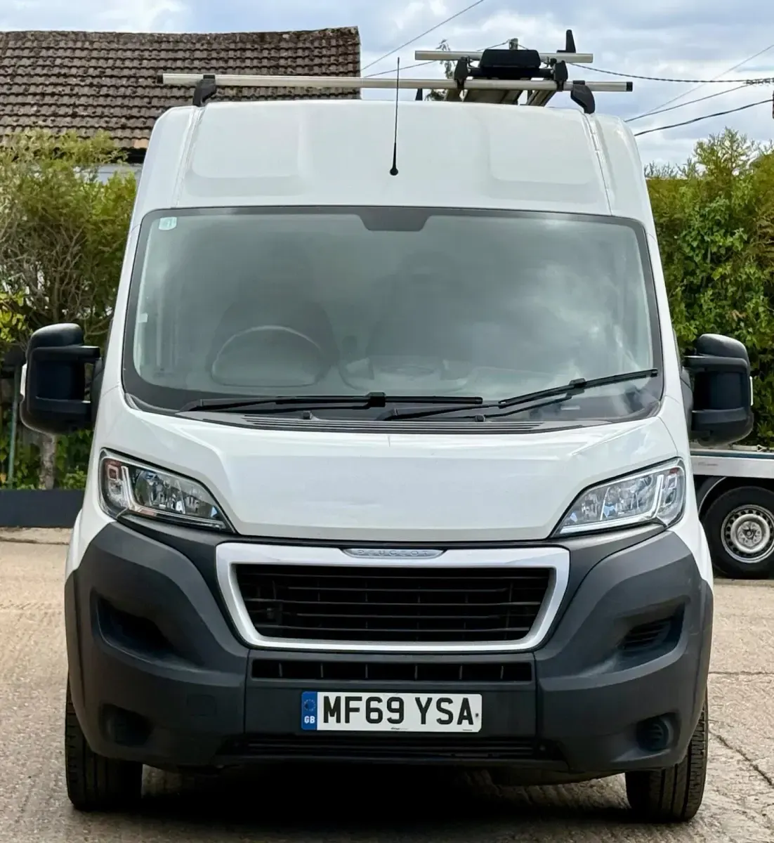 Used Peugeot Boxer 130 HP (95 kW) 2019 White Van