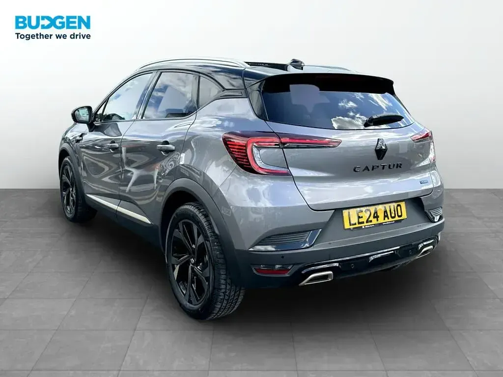 Used Renault Captur Engineered 143 HP (105 kW) 2024 Grey/black SUV