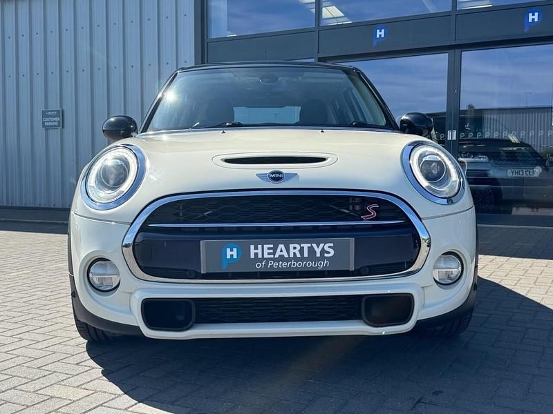 Used Mini Cooper S Hatch 192 HP (141 kW) 2017 White Hatchback