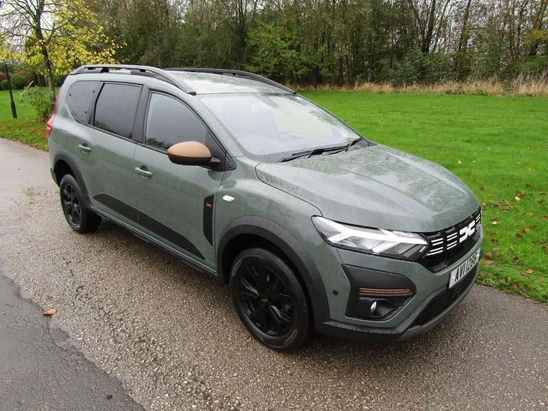Used Dacia Jogger Extreme 109 HP (80 kW) 2023 Green MPV