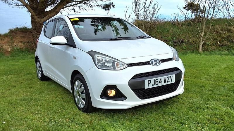 Used Hyundai i10 SE 87 HP (63 kW) 2014 White Hatchback