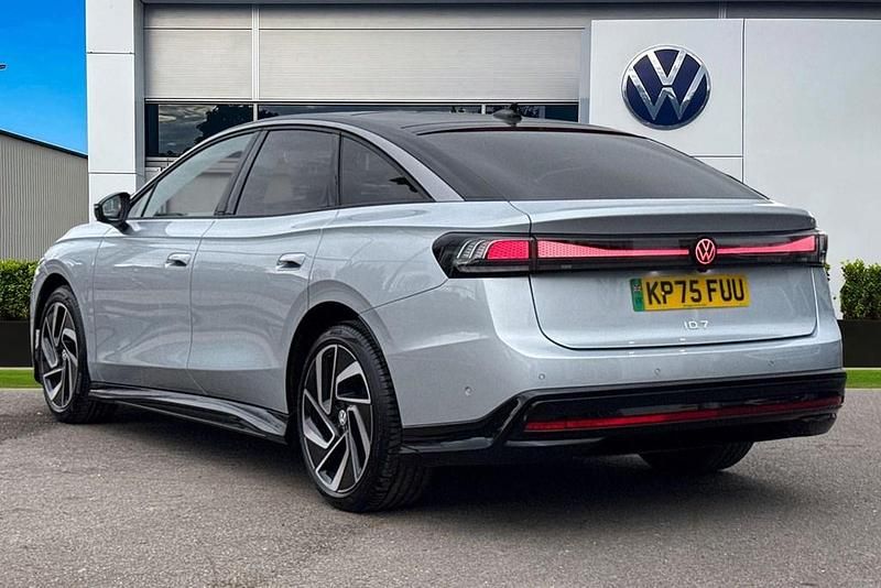 Used VW ID.7 Pro 210 kW (286 HP) 2025 Silver Hatchback