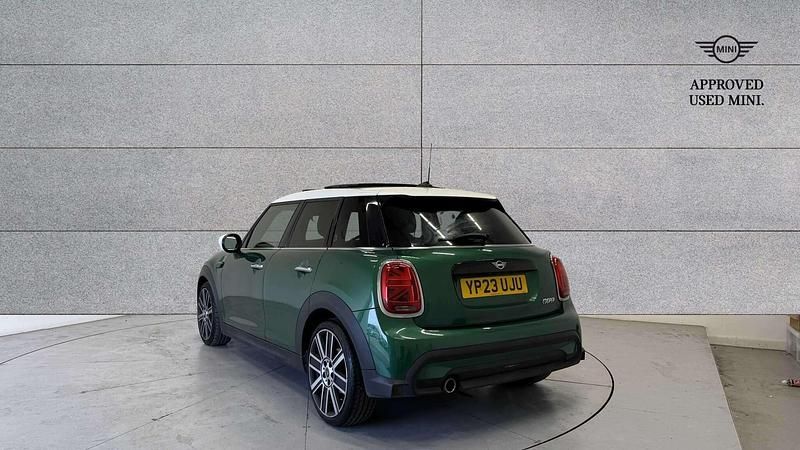 Używany Mini Cooper Exclusive 134 KM (98 kW) 2023 Zielony Hatchback